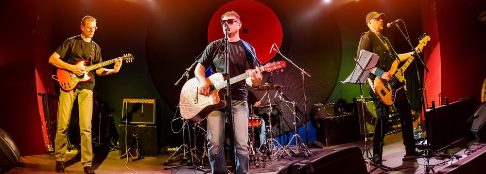 The band performing jazz music in Aspen festival