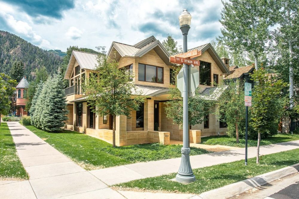 One of the luxury and elegant Aspen vacation homes perfect for family stay