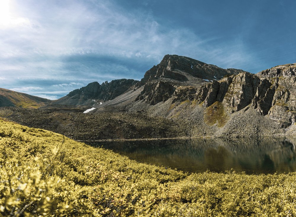 One of the best trail in Aspen with beautiful mountain and lake