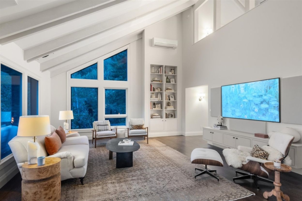 one of the best accommodation to visit aspen in june