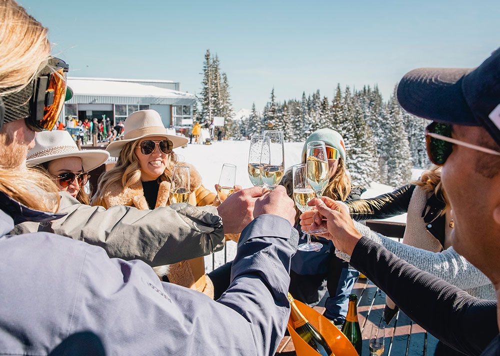 Group of people having an apres ski party in Apen
